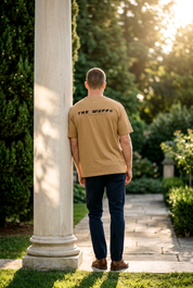 The Wuff® Studios – Essential Crest Tee aus feinem Jersey