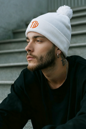 Premium Pom-Pom Beanie "Polar Edge"
